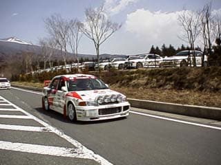 集まったランサーは、予想に反して黒いボディーカラーのランサーが一番少ない状況でした