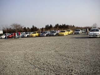 途中の駐車場で砂遊びをしてた赤ちゃんはお父さんに怒られなかったのかな？　　これも心配（笑）